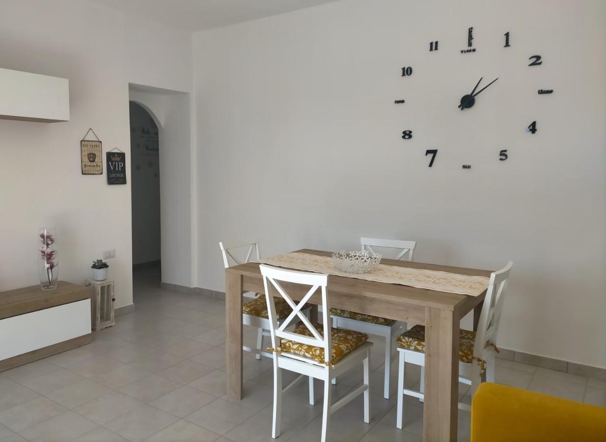 Holiday House Chiara SantʼAntìoco Εξωτερικό φωτογραφία